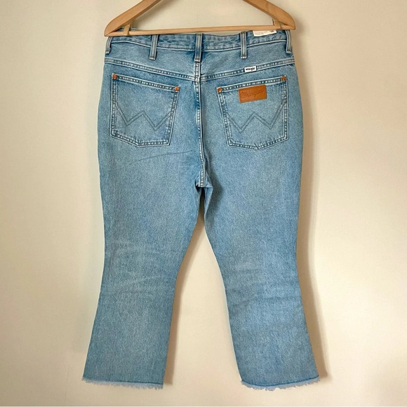 Wrangler Wrock 627 High Rise Kick  Flare Jeans Light Wash Raw Hem - Picture 7 of 13